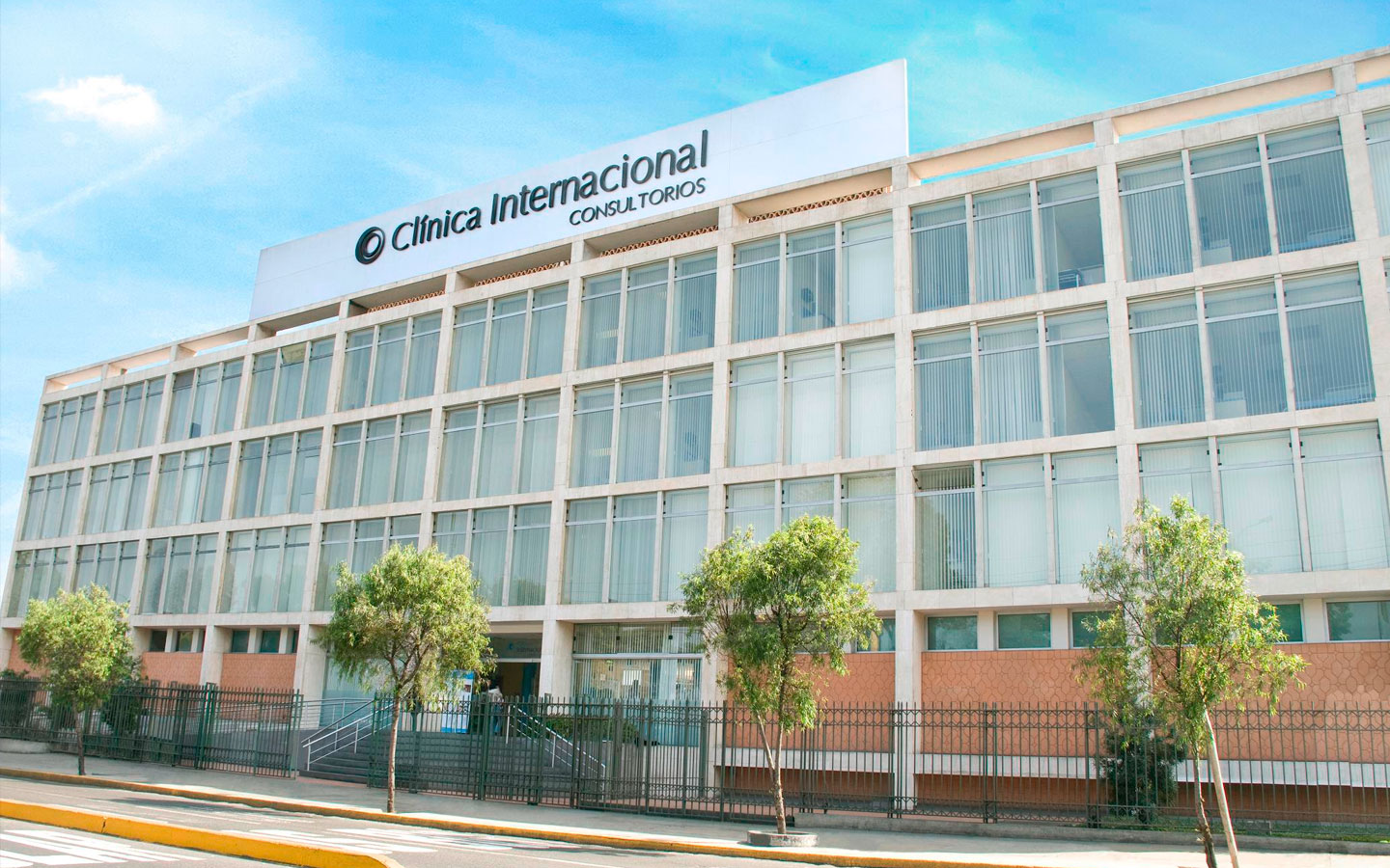 Cliente: Clinica Internacional. Bajo el Arbol